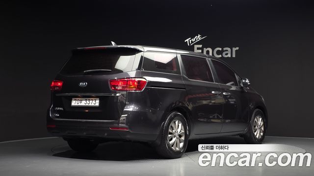 Kia Carnival 11-Seater Deluxe — пробег 26 232 км — фото 2 из 5