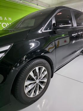 Kia Carnival 9-seater Luxury — пробег 99 000 км — фото 1 из 5