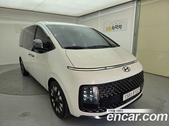 Hyundai Staria L3.5 Lounge 9-Seater Mobility — пробег 70 000 км — фото 1 из 5