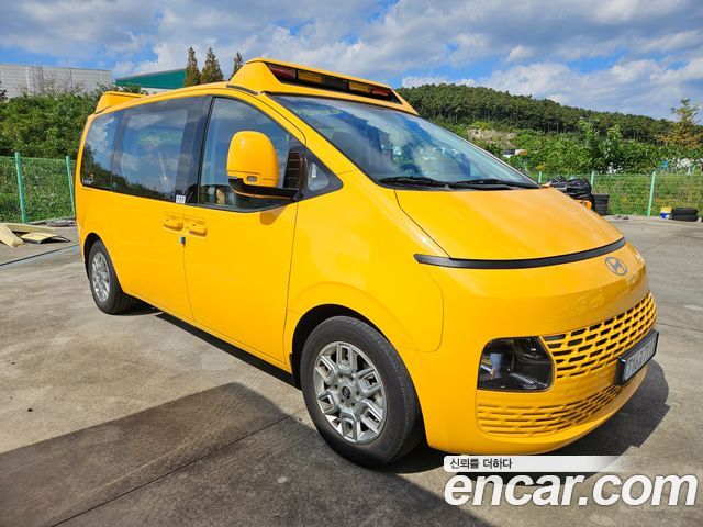 Hyundai Staria L3.5  Kinder Safety Car 15-Seater — пробег 34 000 км — фото 1 из 5