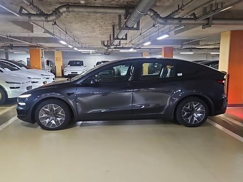 Tesla Model Y L Long Range AWD — пробег 13 км — фото 4 из 5