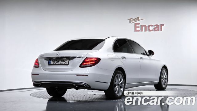Mercedes-Benz E-Class из Кореи Encar