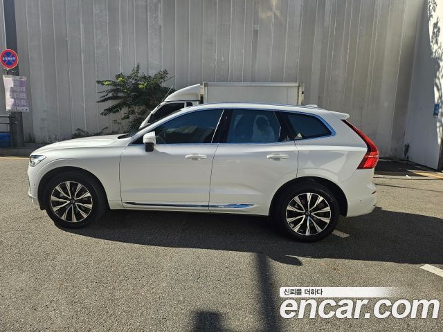 Volvo XC60 B5 Ultimate Bright — пробег 32 052 км — фото 2 из 5