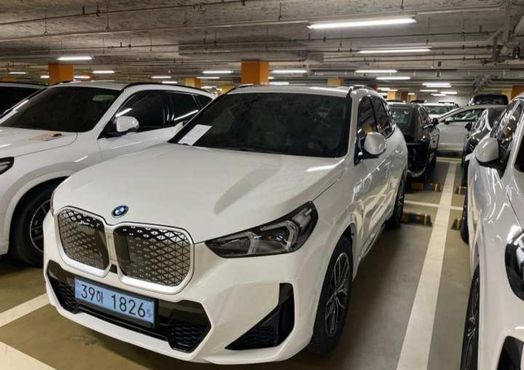 BMW iX1 eDrive 20 M Sport — пробег 1 км — фото 4 из 5