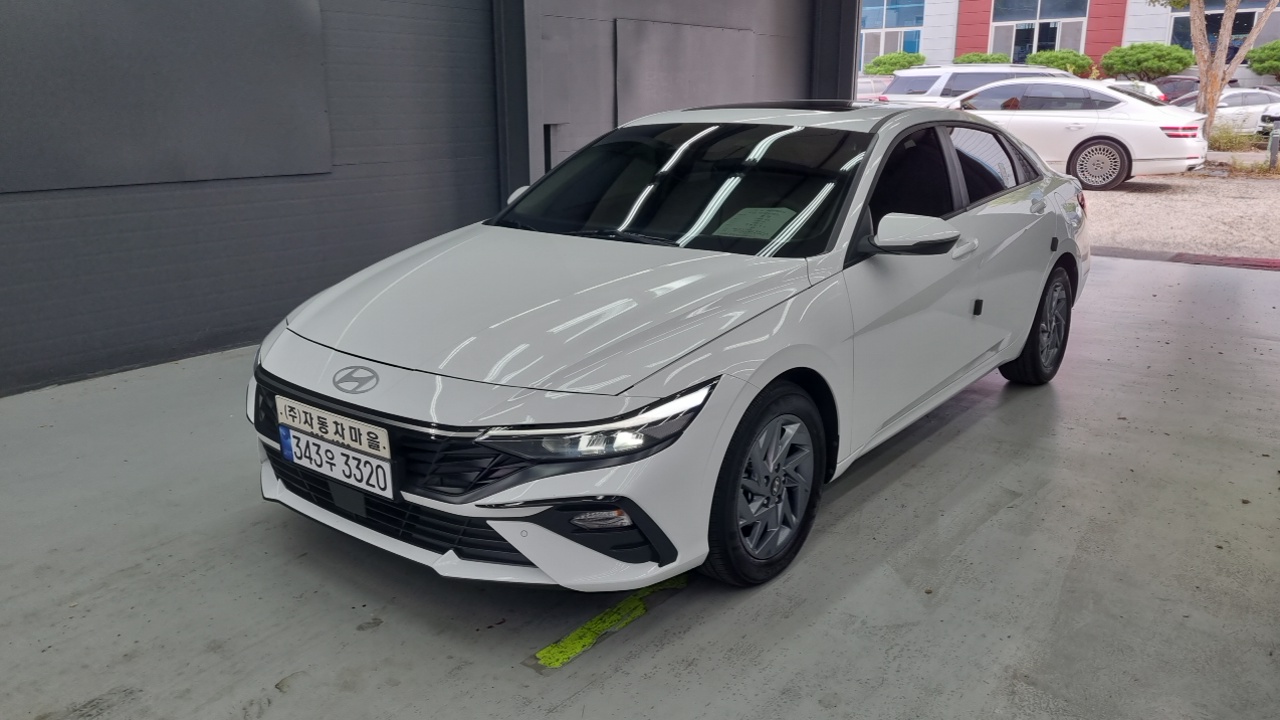 Hyundai AVANTE Modern — пробег 5 570 км — фото 1 из 5