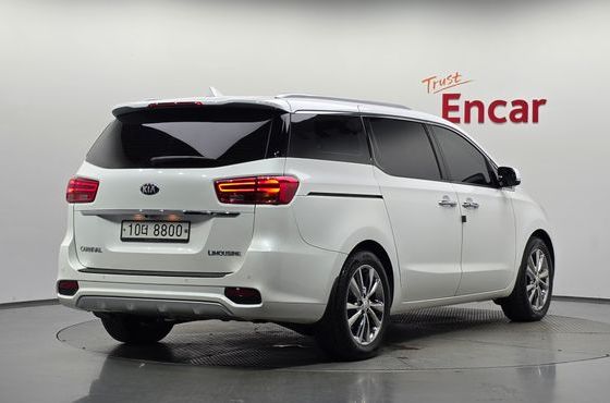 Kia Carnival Gasoline 7-Seater Limousine President — пробег 27 281 км — фото 2 из 5
