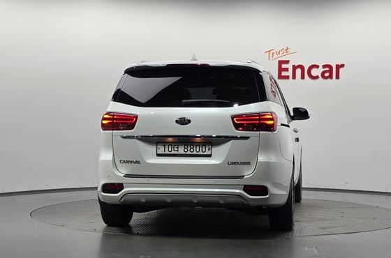 Kia Carnival Gasoline 7-Seater Limousine President — пробег 27 281 км — фото 4 из 5