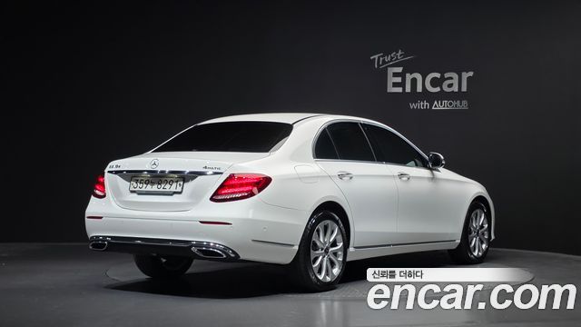 Mercedes-Benz E-Class из Кореи Encar