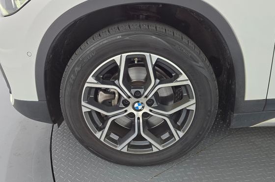 BMW X1 xDrive 20i xLine — пробег 75 710 км — фото 5 из 5