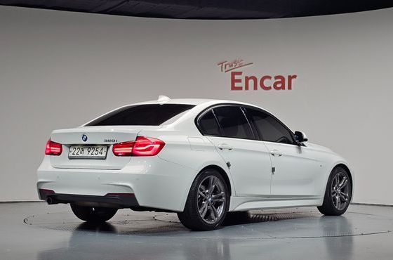 BMW 3-Series 320i M Sport — пробег 120 223 км — фото 2 из 5