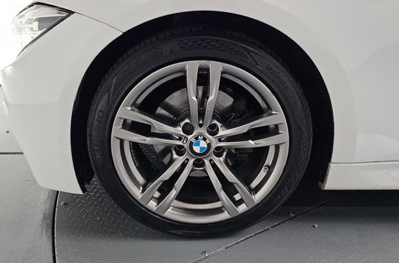 BMW 3-Series 320i M Sport — пробег 120 223 км — фото 5 из 5