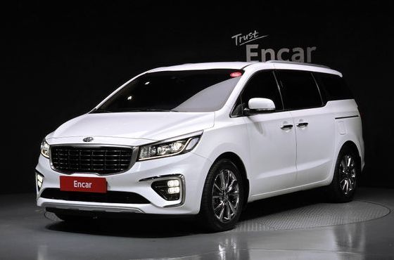 Kia Carnival 7-Seater Limousine VIP — пробег 71 646 км — фото 1 из 5