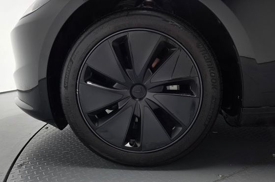 Tesla Model 3 RWD — пробег 27 915 км — фото 5 из 5