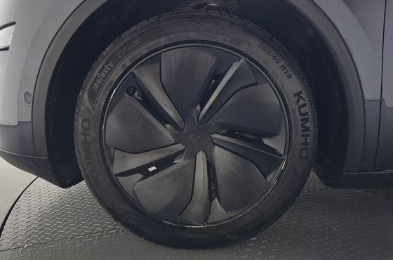 Tesla Model Y RWD — пробег 35 531 км — фото 5 из 5
