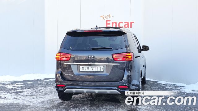 Kia Carnival из Кореи Encar