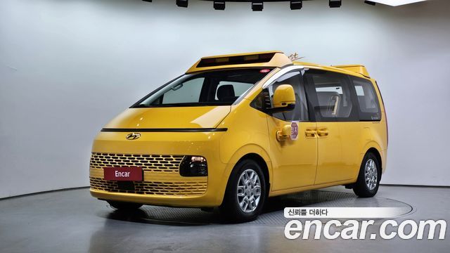 Hyundai Staria L3.5  Kinder Safety Car 15-Seater — пробег 45 338 км — фото 1 из 5
