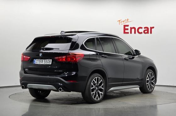BMW X1 xDrive 20i xLine — пробег 56 486 км — фото 2 из 5