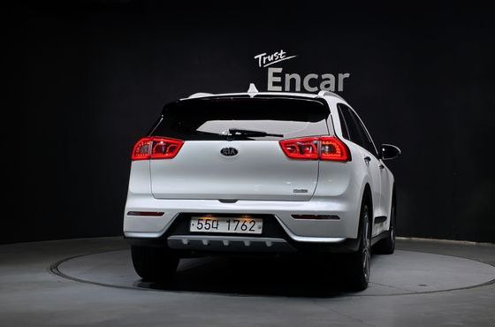 Kia Niro Noblesse — пробег 123 130 км — фото 4 из 5
