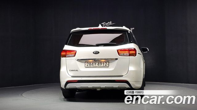 Kia Carnival из Кореи Encar
