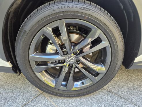 Lexus NX Premium — пробег 17 700 км — фото 5 из 5