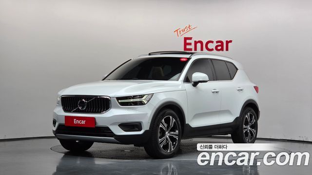 Volvo XC40 T4 R-Design — пробег 45 285 км — фото 1 из 5