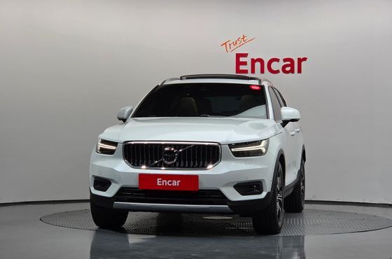 Volvo XC40 T4 R-Design — пробег 45 285 км — фото 3 из 5
