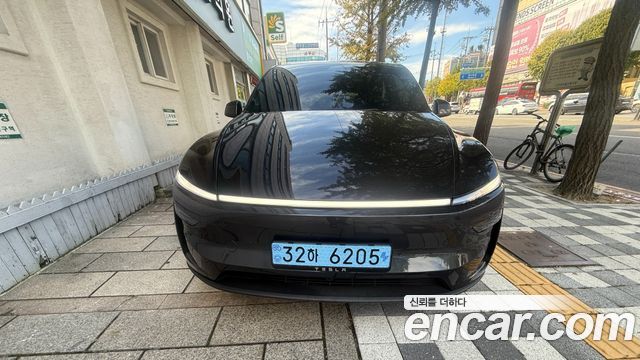 Tesla Model Y RWD — пробег 8 758 км — фото 1 из 5