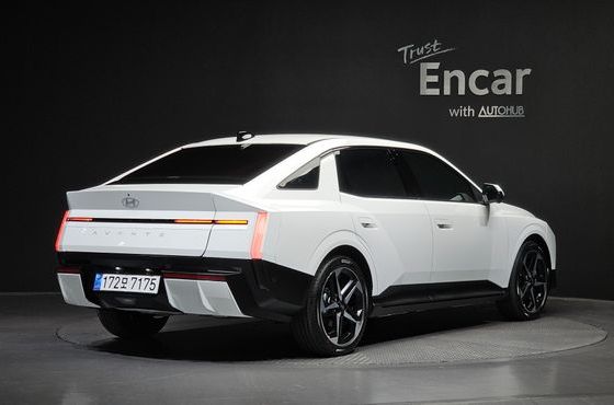 Hyundai AVANTE 2.0 Inspiration — пробег 60 км — фото 2 из 5