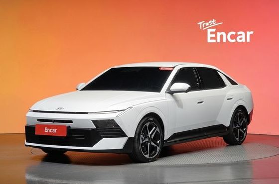 Hyundai AVANTE 2.0 Inspiration — пробег 60 км — фото 1 из 5