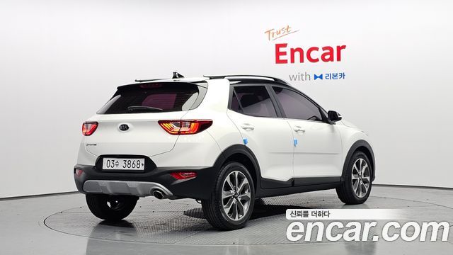 Kia Stonic из Кореи Encar