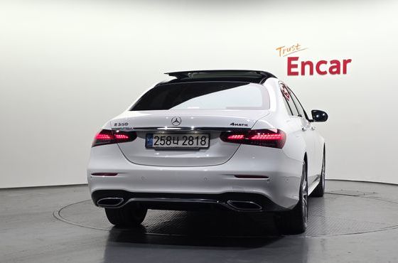 Mercedes-Benz E-Class E350 4MATIC AMG Line — пробег 88 358 км — фото 4 из 5