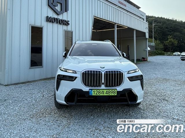 BMW X7 xDrive 40i M Sport 6STR — пробег 6 300 км — фото 3 из 5