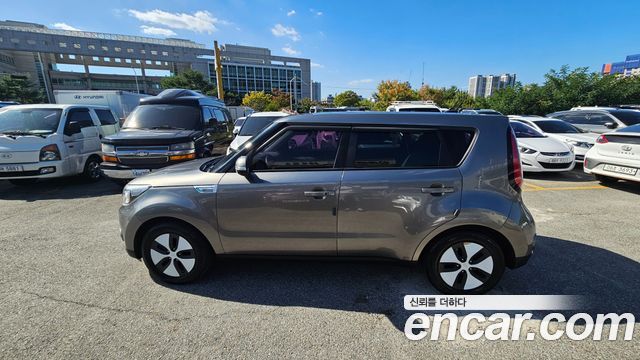 Kia Soul EV — пробег 145 956 км — фото 4 из 5