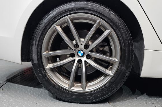 BMW 5-Series 520d xDrive M Sport Package Plus — пробег 194 675 км — фото 5 из 5