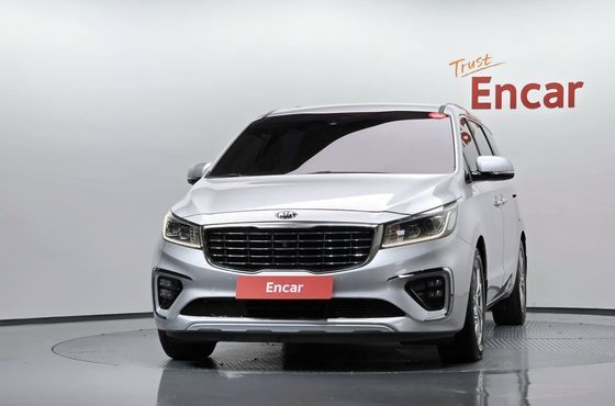 Kia Carnival Gasoline 7-Seater Limousine President — пробег 107 512 км — фото 3 из 5