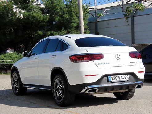 Mercedes-Benz GLC-Class GLC300e 4MATIC Coupe — пробег 30 051 км — фото 3 из 5