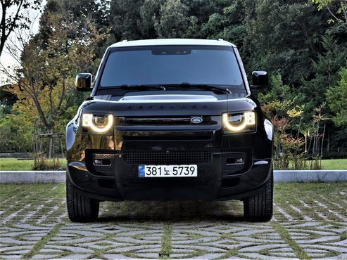 Land Rover Defender 110 D300 X-Dynamic HSE — пробег 13 200 км — фото 3 из 5