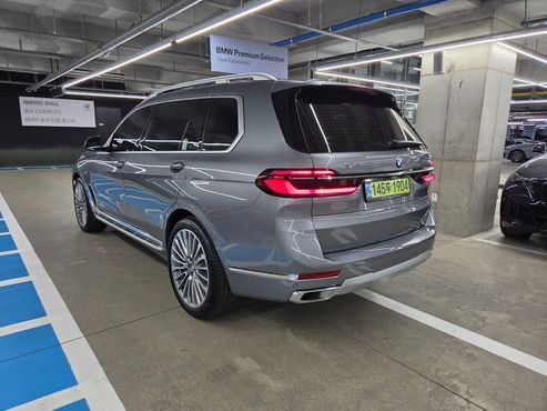 BMW X7 xDrive 40i Design Pure Excellence 6-Seater — пробег 10 093 км — фото 2 из 5