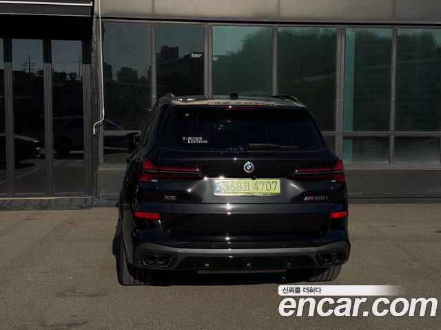 BMW X5 M60i — пробег 9 900 км — фото 2 из 5