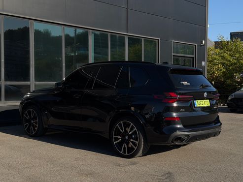 BMW X5 M60i — пробег 9 900 км — фото 3 из 5