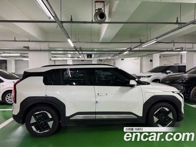 Kia EV3 Long Range 2WD Earth — пробег 5 339 км — фото 3 из 5
