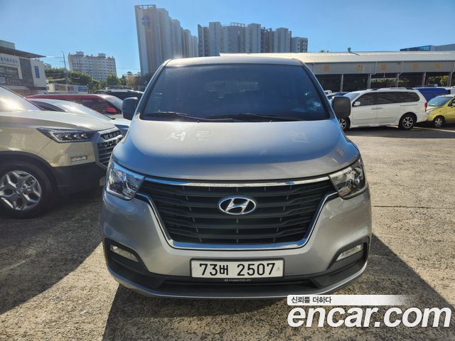 Hyundai Starex Wagon 12-Seater Smart — пробег 210 210 км — фото 3 из 5