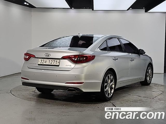 Hyundai Sonata 2.0 Premium — пробег 215 549 км — фото 4 из 5