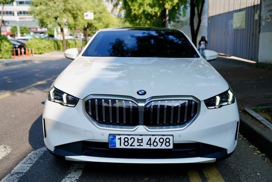 BMW 5-Series 520i — пробег 42 000 км — фото 1 из 5