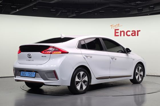 Hyundai Ioniq Q — пробег 178 174 км — фото 2 из 5