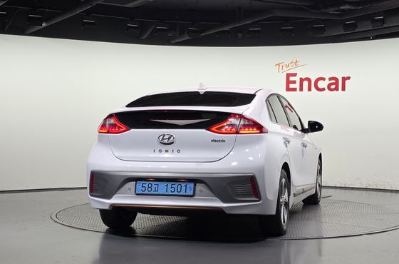 Hyundai Ioniq Q — пробег 178 174 км — фото 4 из 5