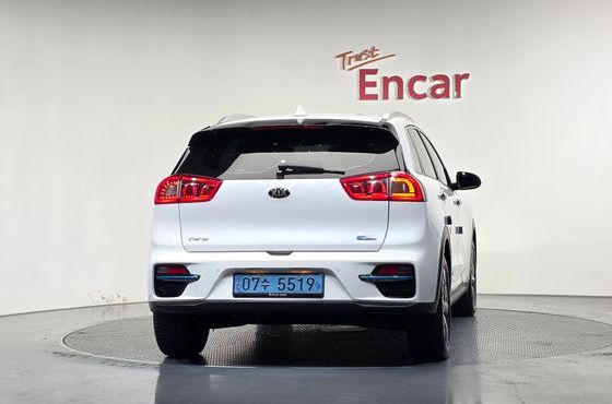 Kia Niro Noblesse — пробег 131 634 км — фото 4 из 5