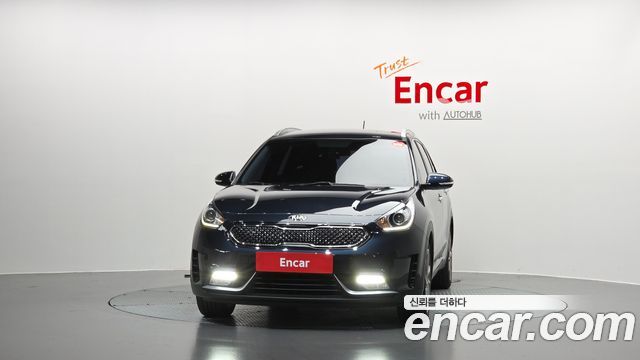 Kia Niro Prestige — пробег 132 865 км — фото 3 из 5
