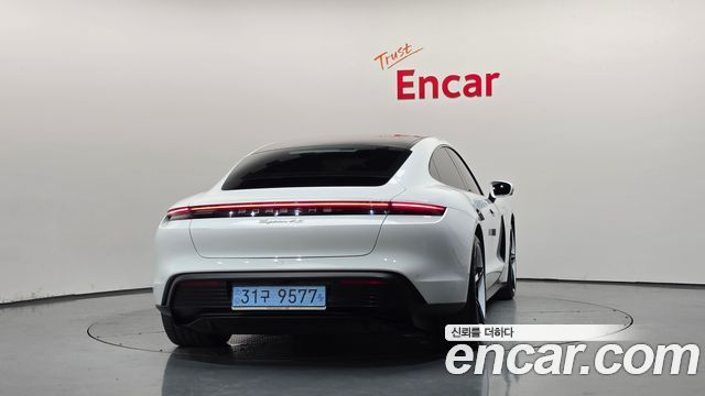 Porsche Taycan из Кореи Encar