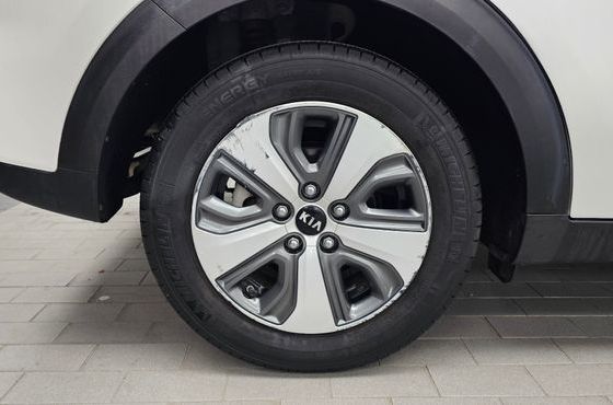 Kia Niro Prestige — пробег 51 447 км — фото 5 из 5